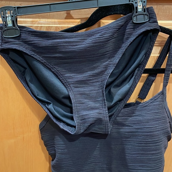 Coco Reef 2 Piece Swimsuit Tankini Set- Black - 34D top S bottom - Picture 2 of 6